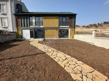 Güvenay - Çorum Binevler Mevkii 222 M² Satılık Villa