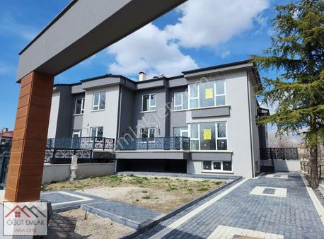 Lalahan Merkezde Full+full Mükemmel 3 Katlı Villa...........