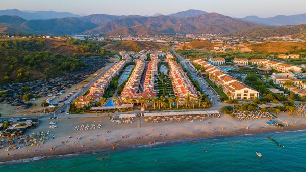 Fethiye Çalışta Denize Sıfır Site İçerisinde Satılık Dubleks