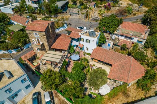 Bodrum Yalıkavak' Ta Satılık Tarihi Kule Ev Ve Avlusu