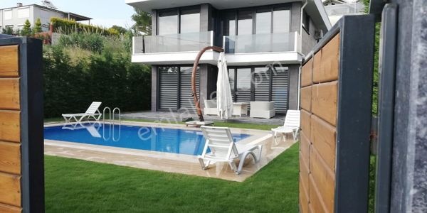 ++bıg Group** Kuşadası Aydındeniz Manzaralı.,ful Eşyalı,geniş Bahçeli Müstakil Villa