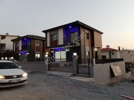 Soğucakta Sıfır Yapı Triplex 4+1 Ve 5+1 Yan Yana Tek Müstakil Villa