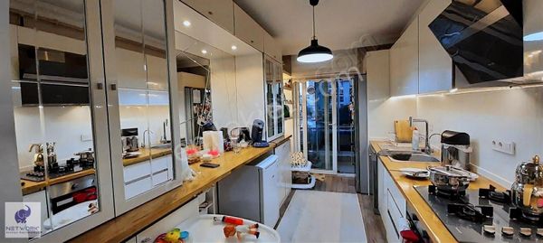 Konyaaltı Uncalı Mollayusuf Mahallesinde Havuzlu Sitede Doğalgaz Kombili Ara Katta Satılık 3+1 Daire