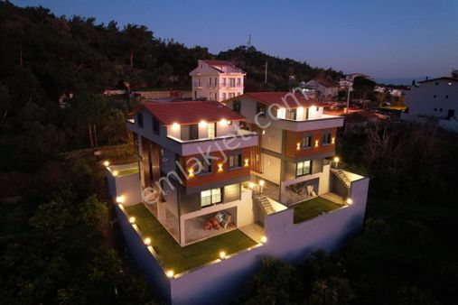 Eşsiz Doğa Ve Deniz Manzaralı 5+1 Forleks Villa