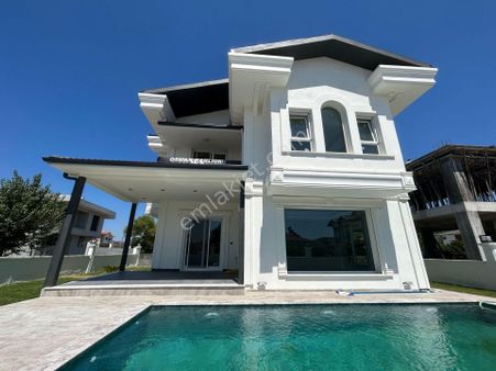 Dalaman Karaçalı'da Havuzlu Müstakil Dubleks 4+1 250 M2 Villa