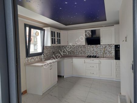 Edremit Adliye Yakını Ultra Lüks 3+1 Arakat Doğalgaz-asansörlü