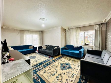 Misket'te Anadolu Caddesi Yakınında Asansörlü 4+1 Katta Satılık Dubleks Daire!!!