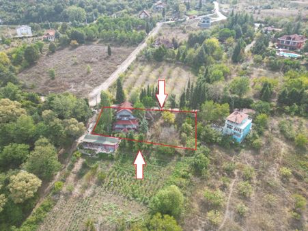 Karamürsel Oluklu'da Satılık Deniz Manzaralı Müstakil Ev Ve Meyve Bahçesi