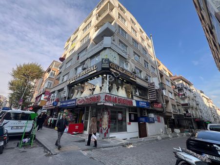 Yenibosna Yıldırım Beyazıt Caddesinde Satılık Boş Dükkan İşyeri Ofis Depo