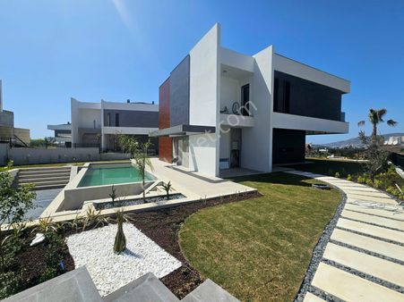 Kuşadası'nda Ki Yeni Eviniz Lüx Tasarım 4+1 Villalar