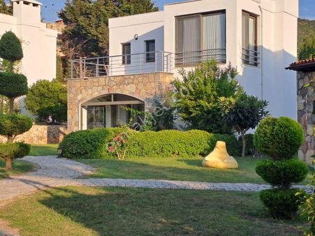 Yalıkavak Merkezde Bahçe İçinde Yabancıya Satışa Uygun Müstakil 3+1 Villa