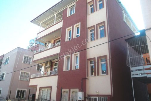 Pirireis Mahallesi Lale Fırını Civarında Ara Kat Doğalgazlı Temiz Satılık Daire