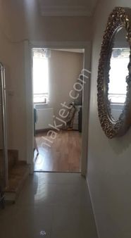 8 Yıllık Kolan Hastanesine 150 Mt Ana Caddede, Otobüs Durağı Önünde