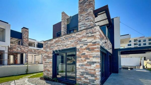 Kadınlar Denizinde Ultra Lüks 5+1 Villa