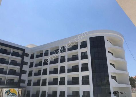 Kuşadası'nın Dünyaca Ünlü Plajına 20 Mt 1+1 Havuz-otopark-daire