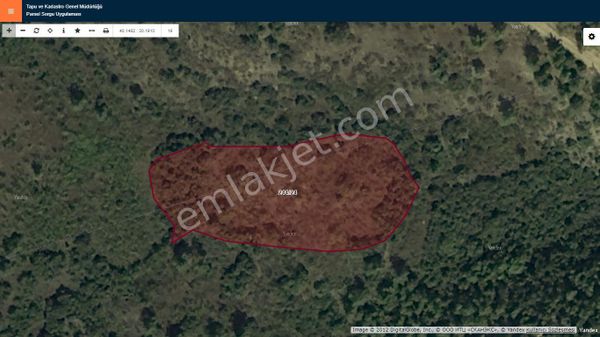 Başkan Emlaktan Satılık Söğüt Geçitli Köyünde 6640 M2 Tarla.