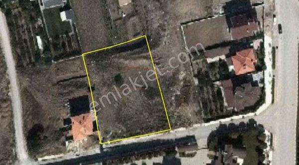 Güvenay - Çorum Buharaevler Aruva Evleri Arkası 1200 M² Villa Arsası