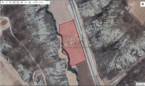 Güvenay - Çorum Yeni Osmancık Yolu Üzerinde Satılık 38 Dönüm Tarla