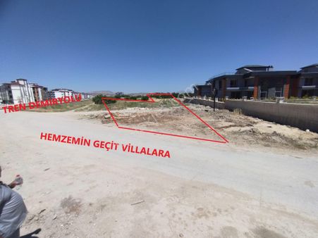 Alihan G.m.den Ataşehir Mah. Prof. Vilları Önü Satılık Villa Parseli