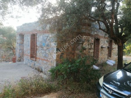 İzmir Torbalı Gold Emlaktan Satılık Taş Ev..