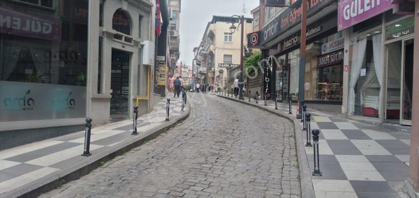 Uzun Sokakta Kiralık İşyeri (55 M2)