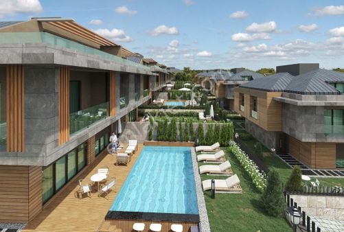 Beylikdüzü Kavaklı Da Havuz Ve Bahçeli Ultra Lüks Acil Satılık Villa