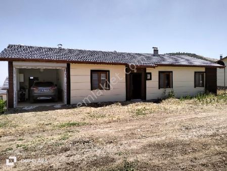 Burdur Tefenni De Göl Manzaralı Süper Bahçeli Ev