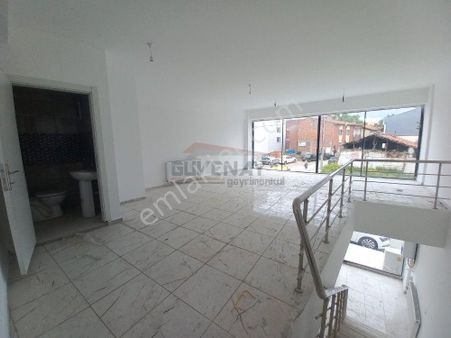 Güvenay - Çorum Kulaksız Cami İlerisi Satılık 61 M2 Dükkan