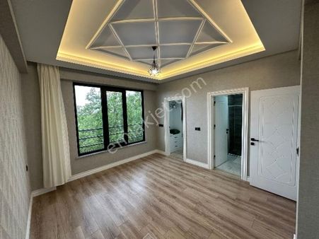 Meram Kozagaç'da 550 M2 Arsa İçınde Müstakıl Satılık Süper Lüks Villa