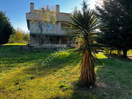 Çatalca Çakıl Satılık 8+3 Havuzlu Villa