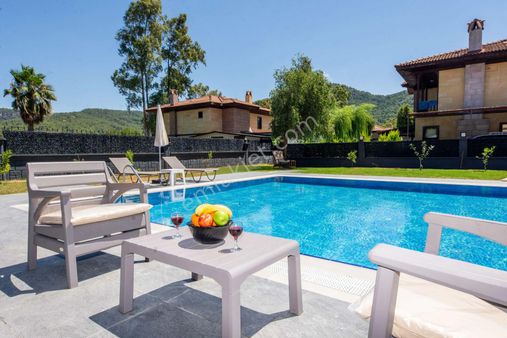 Marmaris'e Araçla 15 Dk Mesafede Yazlık 3+1 Villalar