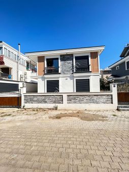 Uslu Sitesinde Satılık 3+1 Villa