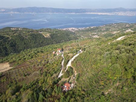Kocaeli Karamürsel Osmaniye'de Müstakil Ev Ve 4213 M2 Tarla