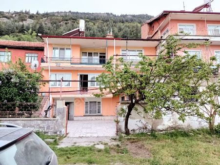 Birimden 2 Katlı Bahçeli Bakımlı Akşehir Yıldırım Mahallesinde