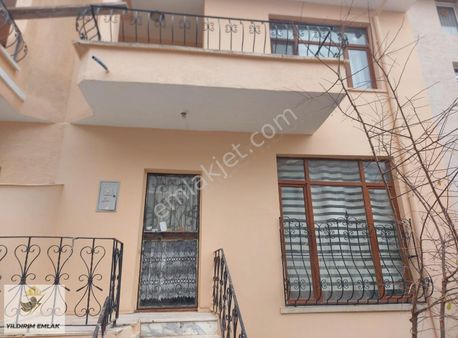 Yıldırım Emlak'tan Sehıtlıkte 3 Katlı Mustakıl Bina