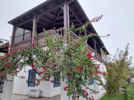 Gültan Sitesinin En Büyük Köşe Villası