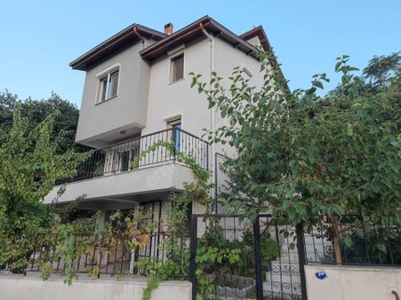 Rose Emlak'tan Satılık Deniz Manzaralı Triplex Villa