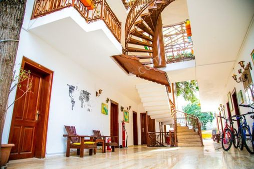 Tam Kemer Merkezde Denize 500.metre Satılık Hotel