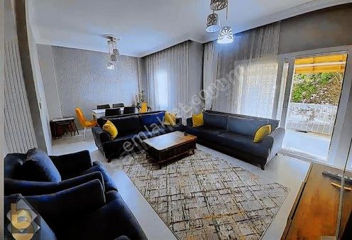 Fethıyede Havuzlu Eşyalı Triblex Villa