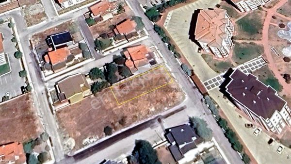 Güvenay - Çorum Binevler Özel Pınar Yanı V Tipi Satılık Villa Arsası