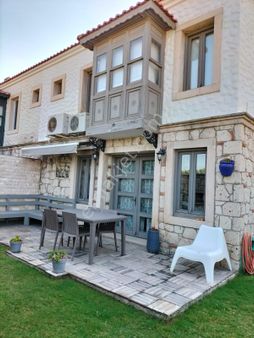 Alaçatı Hacımemişte Satılık Taş Ev