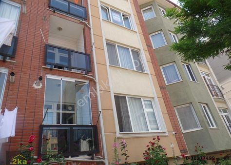 Bahçelievler İstanbul Sokakta 3+1 120 M2 3,kat Asansörlü