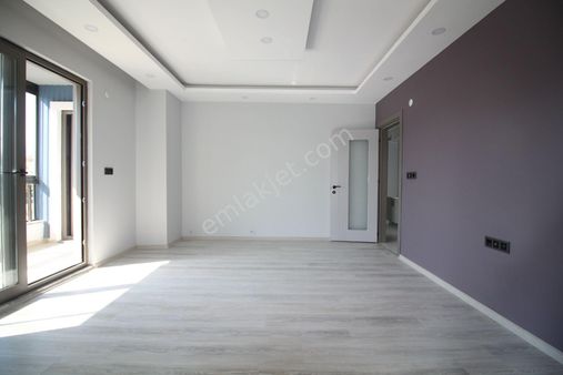 Altınkumda Asansörlü Ayrı Mutfaklı Cam Balkonlu 2+1 Sıfır Daire