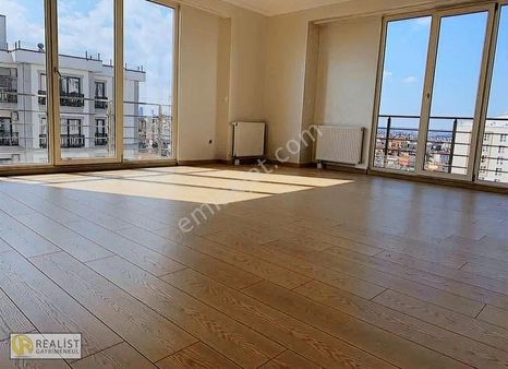 Realist Gayrimenkulden Tantavi'de Sitede 140 M2 3+1 Süper Daire