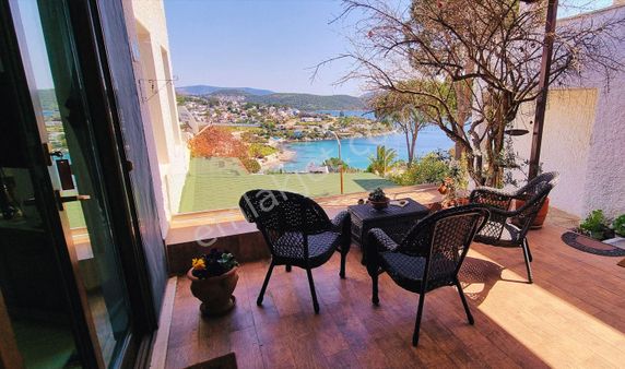 Bodrum Bitez Aktur Sitesinde Deniz Manzaralı Satılık Daire 3+1