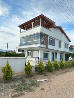 Burhaniye'de Satılık Tam Mustakil Villa