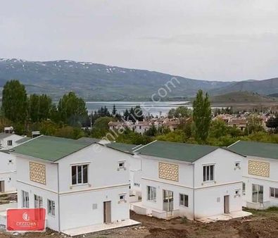Hazar Gölünde Satılık 4+1 Göle 50 Mt Uzaklık Arsa 520 M2