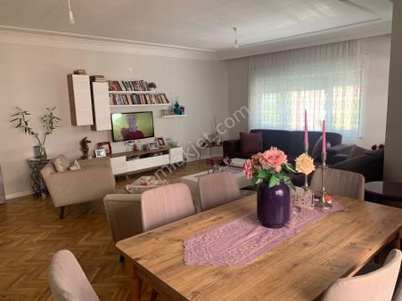 Şirinyalı'da İçi Full Yapılı Kombili 3+1 Arakat Daire