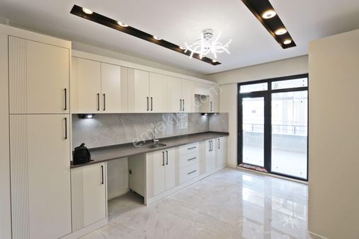 Fıstıklık'ta Şık Tasarımı Ve Aktif Konumuyla Görülmeye Değer 3+1