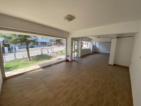 120 M2 Depolu Satılık Dükkan....